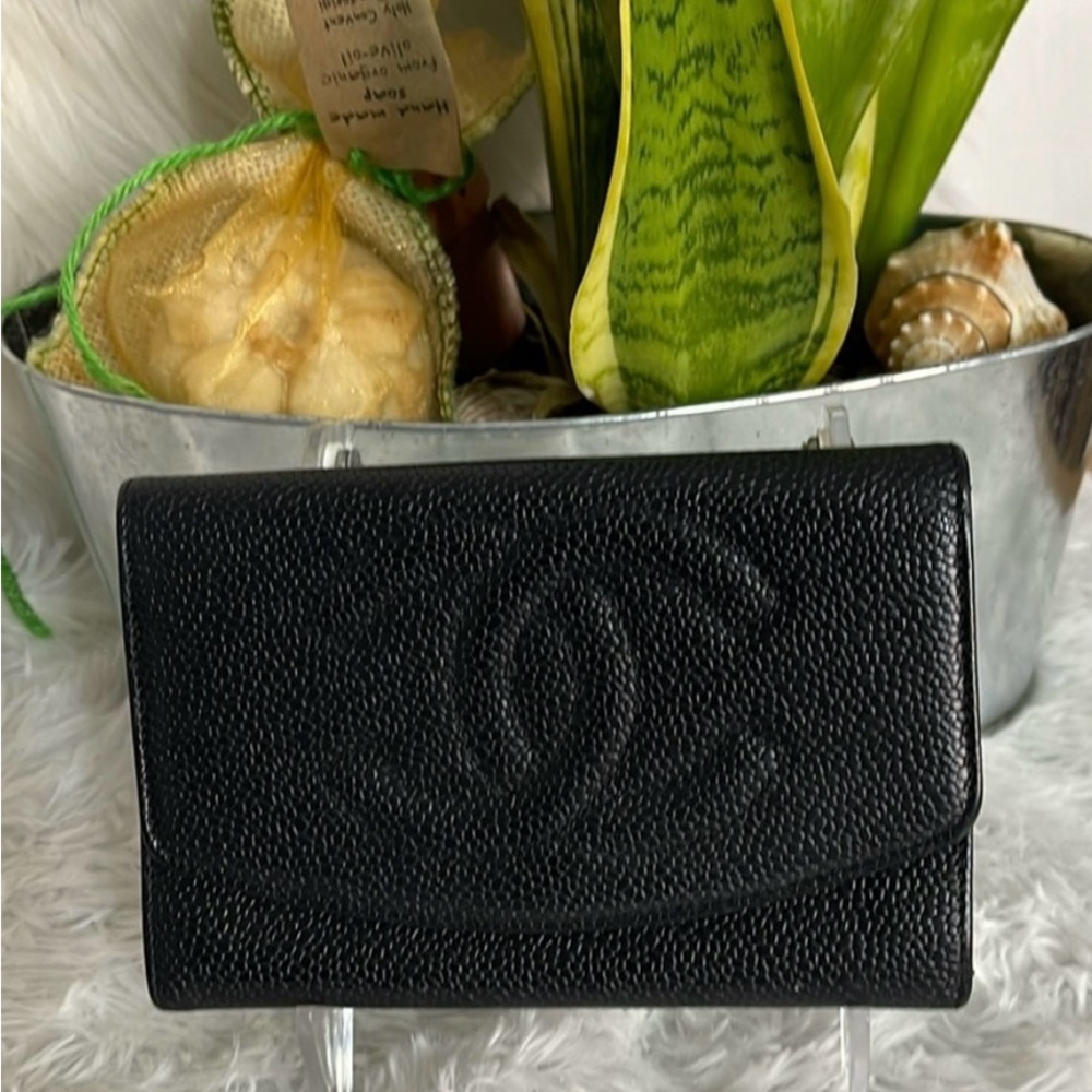 CHANEL caviar wallet